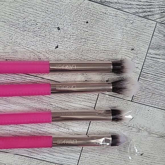 Laruce Kayla 4 Piece Eye Makeup Brush Set - Picture 3 of 5